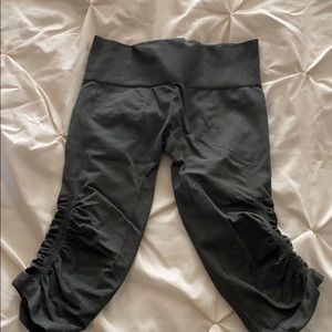 Lululemon workout capris